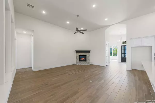 13175 Hallie Chase, Schertz, TX 78154