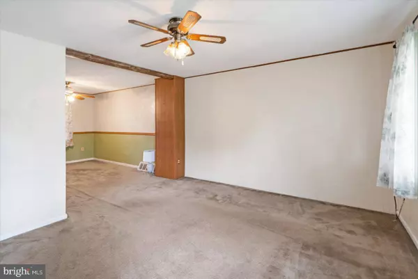 1515 NICOLAY WAY, Essex, MD 21221