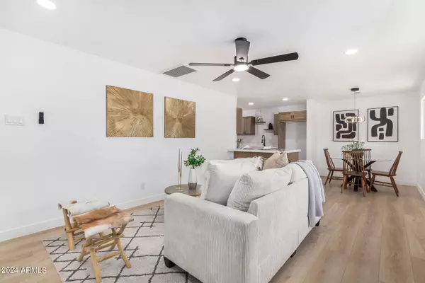 796 W MONTEREY Street, Chandler, AZ 85225