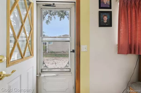 53130 LUANN Drive, Shelby Twp, MI 48316