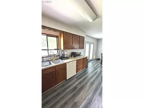 117 DEBBIE ST, Longview, WA 98632