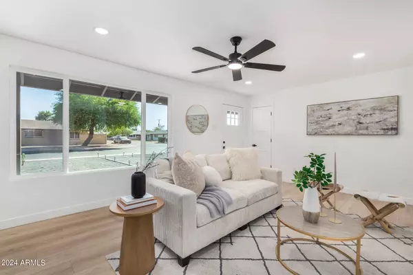 796 W MONTEREY Street, Chandler, AZ 85225