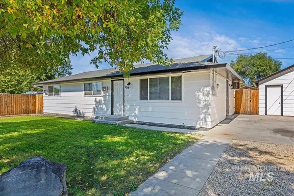 174 E 4th St, Kuna, ID 83634-2102