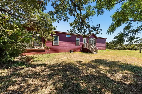 7337 S 12th St Road, Robinson, TX 76706