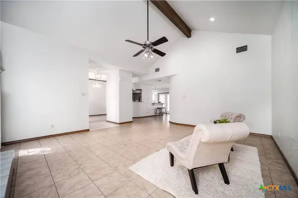 1216 Old Homestead, Seguin, TX 78155