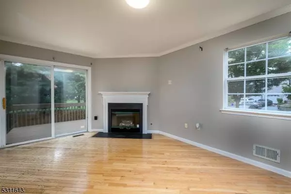 8 Mindy Dr, Franklin Twp., NJ 08873