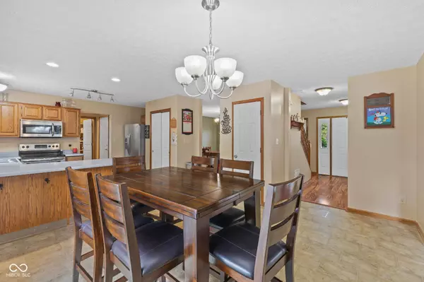 1518 Pippin DR, Greenfield, IN 46140