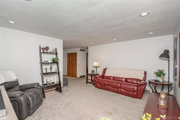 4904 Hickory Woods Trail, Dayton, OH 45432