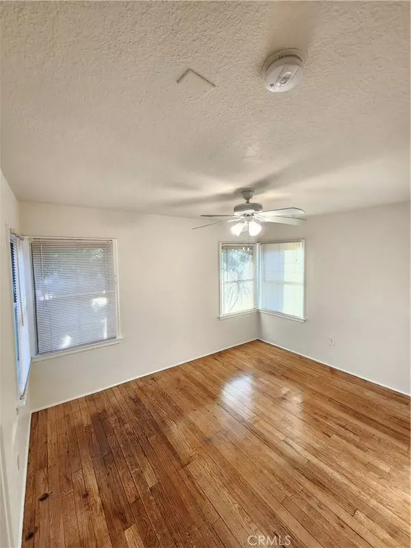 1480 N Calaveras ST, Fresno, CA 93728