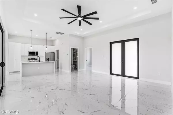 2616 29th ST SW, Lehigh Acres, FL 33976