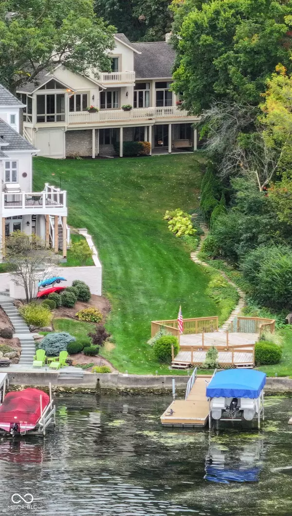 9364 Promontory CIR, Indianapolis, IN 46236