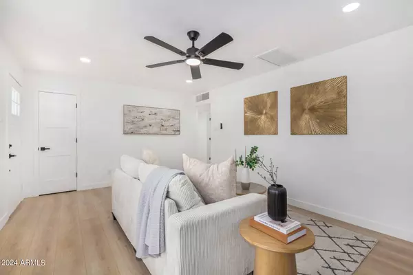 796 W MONTEREY Street, Chandler, AZ 85225