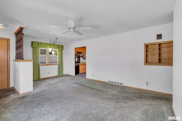 1621 14TH ST, Silvis, IL 61282