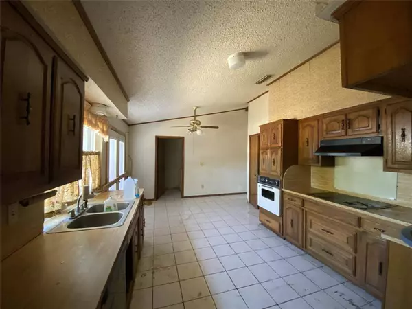 4919 Willowhaven Circle, Garland, TX 75043