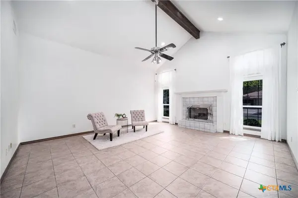 1216 Old Homestead, Seguin, TX 78155