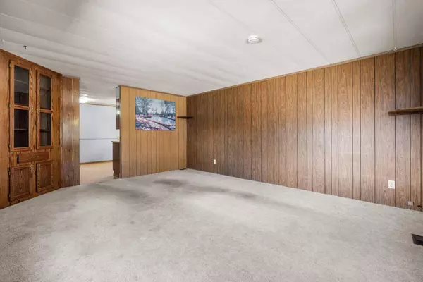 840 Spring Haven CT SE, Airdrie, AB T4A 1B7