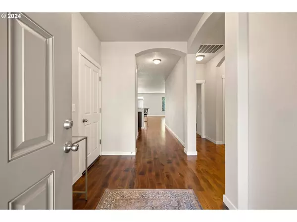 13564 SE GENOA DR, Clackamas, OR 97015