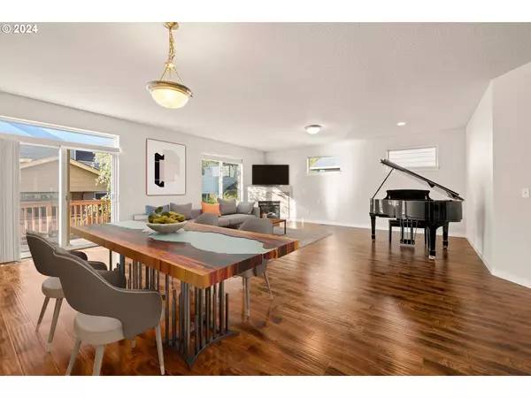 13564 SE GENOA DR, Clackamas, OR 97015