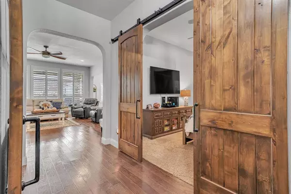 2116 Rosalinda Pass, Fort Worth, TX 76131