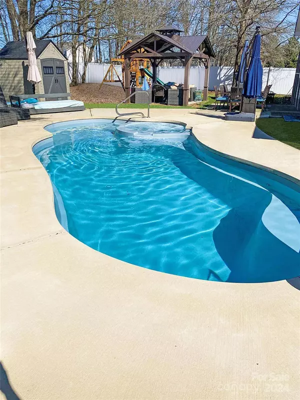 815 Treva Anne DR SW, Concord, NC 28027