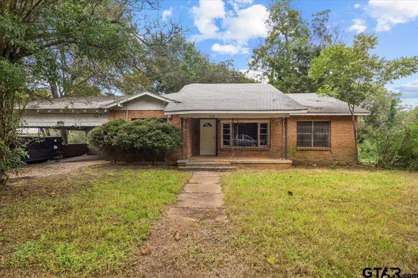 524 Pierce Ln, Jacksonville, TX 75766