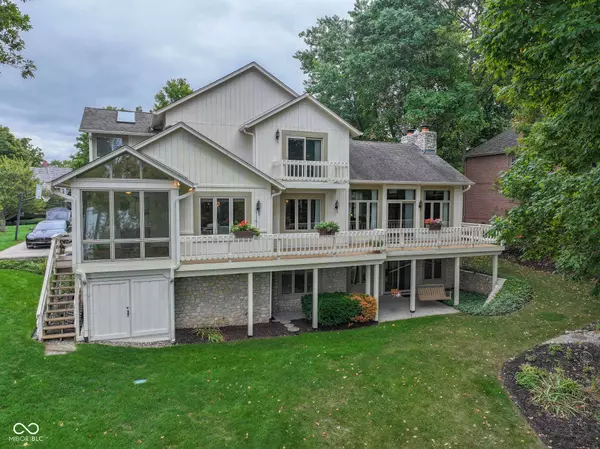 9364 Promontory CIR, Indianapolis, IN 46236