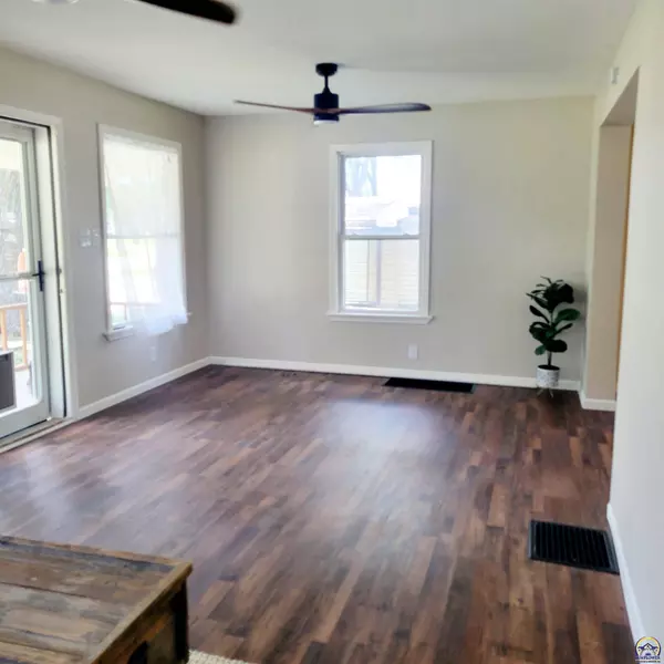 204 E Main ST, Meriden, KS 66512