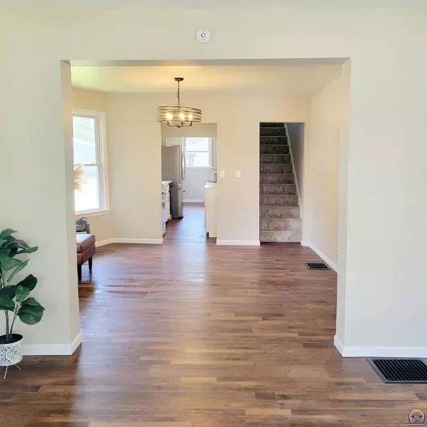 204 E Main ST, Meriden, KS 66512