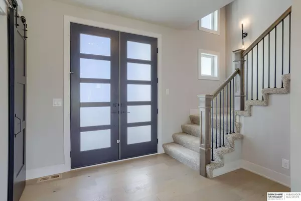 16621 Gilder Avenue, Bennington, NE 68007