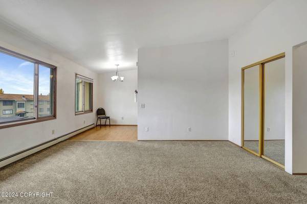 241 McCarrey ST 18B, Anchorage, AK 99508