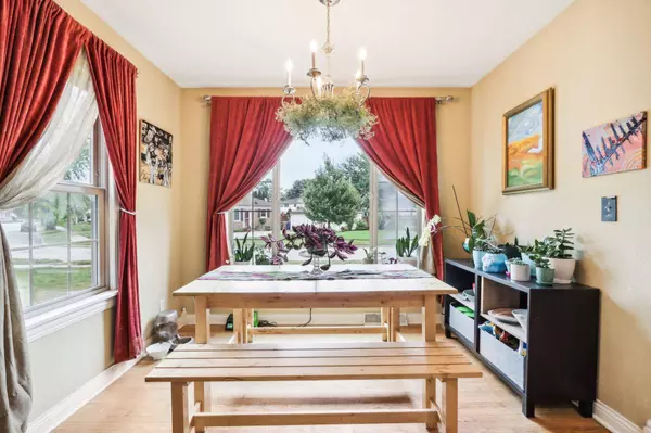 7926 28th Ave, Kenosha, WI 53143