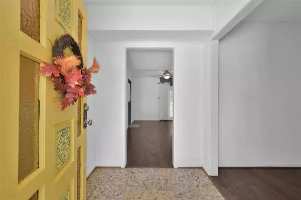 405 Billie Bess LN, Conroe, TX 77301