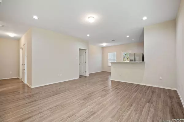 2442 KEYHOLE VW, Converse, TX 78109-3632