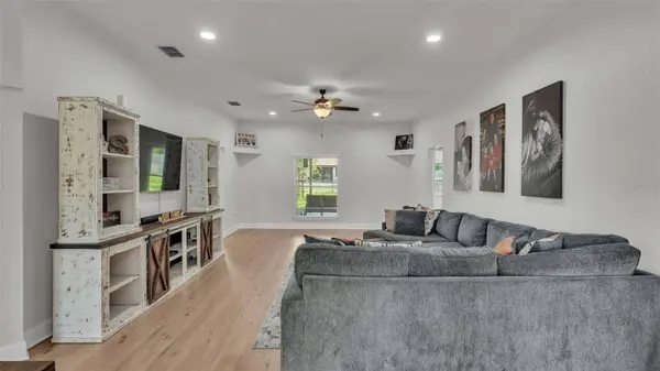 2248 PALMVIEW CIR W, Auburndale, FL 33823