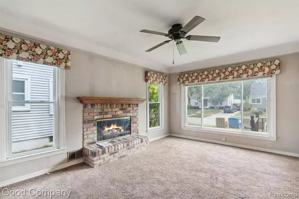 2011 THOMAS Avenue, Berkley, MI 48072