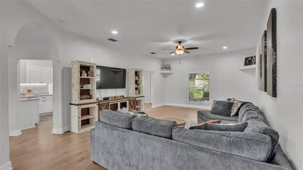 2248 PALMVIEW CIR W, Auburndale, FL 33823