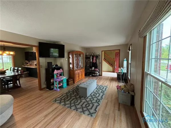 213 Freedom LN, Waterville, OH 43566