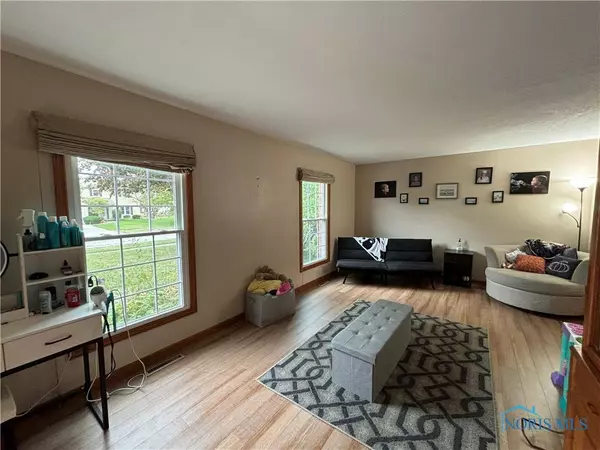 213 Freedom LN, Waterville, OH 43566