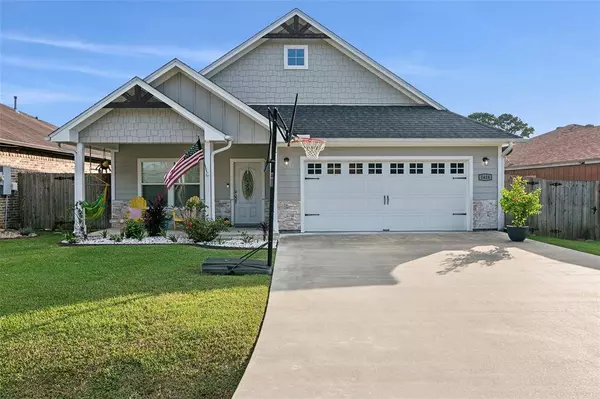 1416 S 13th ST, Nederland, TX 77627