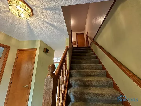 213 Freedom LN, Waterville, OH 43566