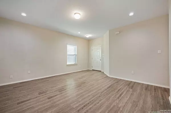 2442 KEYHOLE VW, Converse, TX 78109-3632