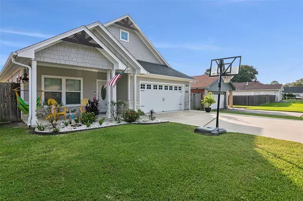 1416 S 13th ST, Nederland, TX 77627