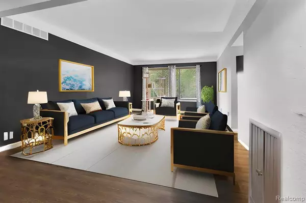 35973 Smithfield Road, Farmington, MI 48335