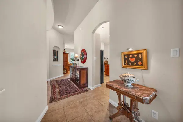 3001 Goldenoak CIR, Round Rock, TX 78681