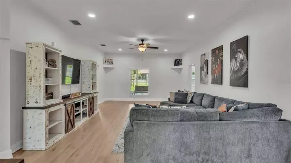 2248 PALMVIEW CIR W, Auburndale, FL 33823