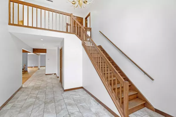 6 Sweet Briar Lane, New Milford, CT 06776