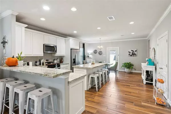 1416 S 13th ST, Nederland, TX 77627