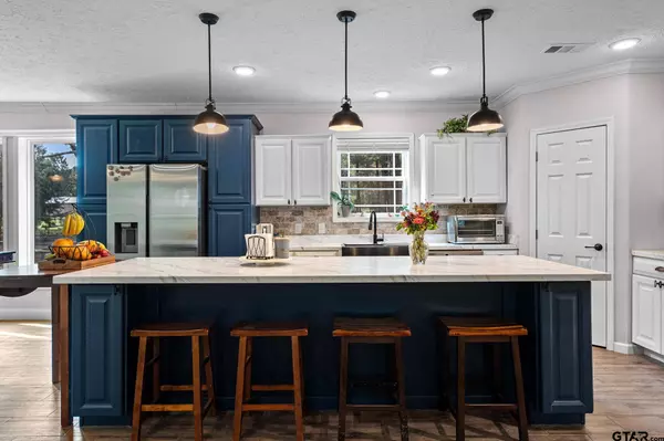 499 An County Road 2106, Palestine, TX 75801