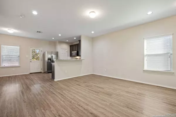 2442 KEYHOLE VW, Converse, TX 78109-3632