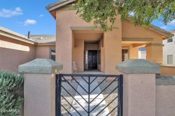 6748 S GARNET Way, Chandler, AZ 85249